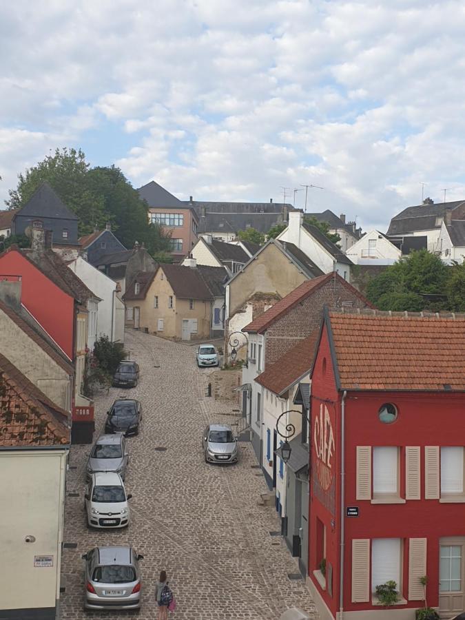 Appartement Proche Des Remparts Et Tous Commerces. Montreuil  Esterno foto